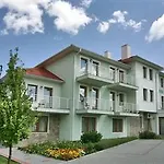 Jade Hotel-ezuesthid 4* Veszprém