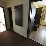 Jade Hotel-ezuesthid