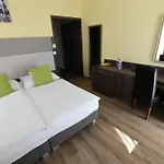 Hotell Jade Hotel-ezuesthid 4*