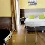 Jade Hotel-ezuesthid Hotell 4*