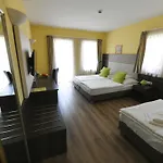 Jade Hotel-ezuesthid Hotell