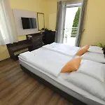 Jade Hotel-ezüsthíd Veszprém