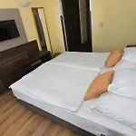 Hotell Jade Hotel-ezuesthid 4*