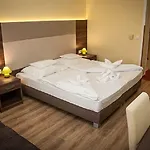 Jade Hotel-ezüsthíd 4*
