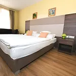 Jade Hotel-ezuesthid Hotell Veszprém