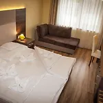 Jade Hotel-ezuesthid 4*