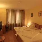Jade Hotel-ezüsthíd 4*