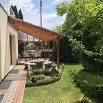 Hotell Jade Hotel-ezuesthid 4*