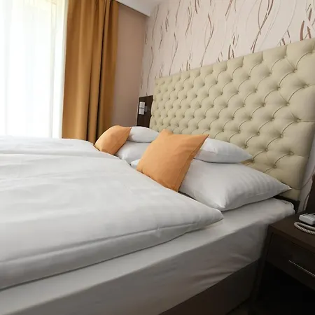 Jade Hotel-ezuesthid Hotell Veszprém