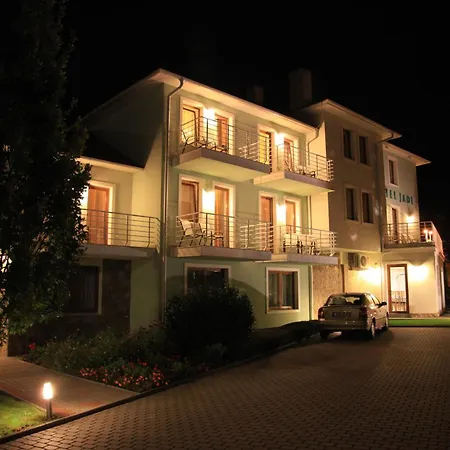 Jade Hotel-ezüsthíd Veszprém