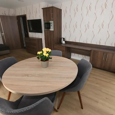Jade Hotel-ezuesthid Veszprem