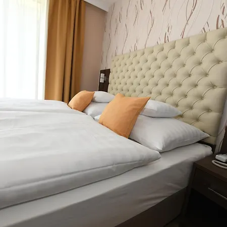 Jade Hotel-ezüsthíd Hotel 4*