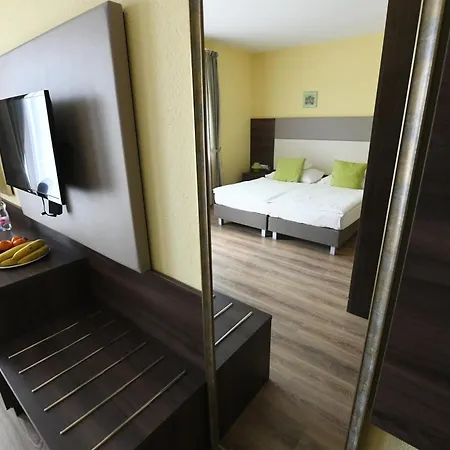 Jade Hotel-ezüsthíd 4* Veszprém