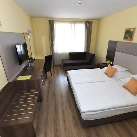 Jade Hotel-ezüsthíd 4* Veszprém