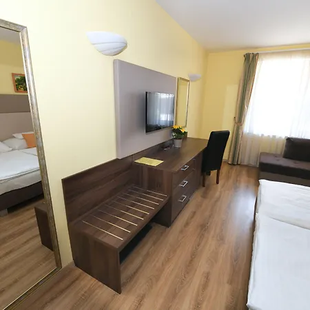 Jade Hotel-ezüsthíd Hotel Veszprém