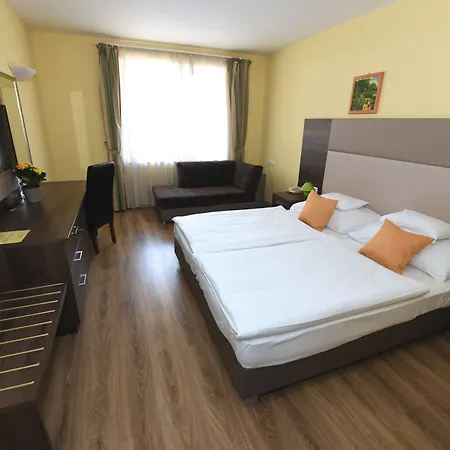 Jade Hotel-ezuesthid Hotel Veszprem