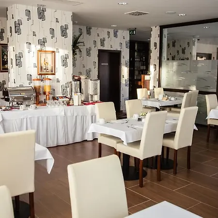 Hotel Jade Hotel-ezuesthid 4*