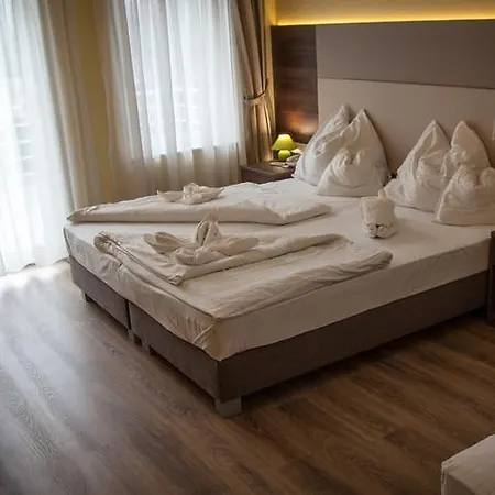 Hotell Jade Hotel-ezuesthid
