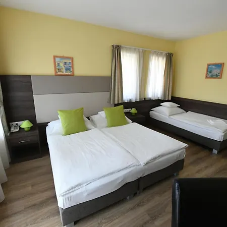 Jade Hotel-ezuesthid Hotell Veszprém
