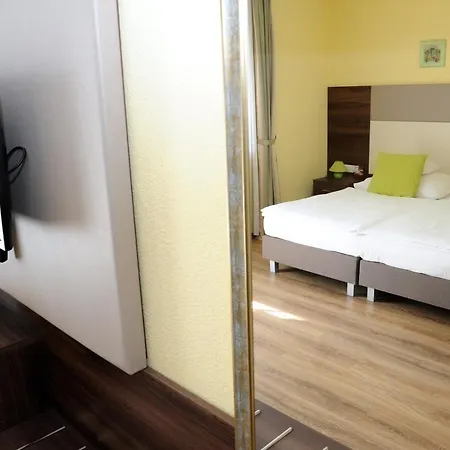 Jade Hotel-ezuesthid Hotell Veszprém