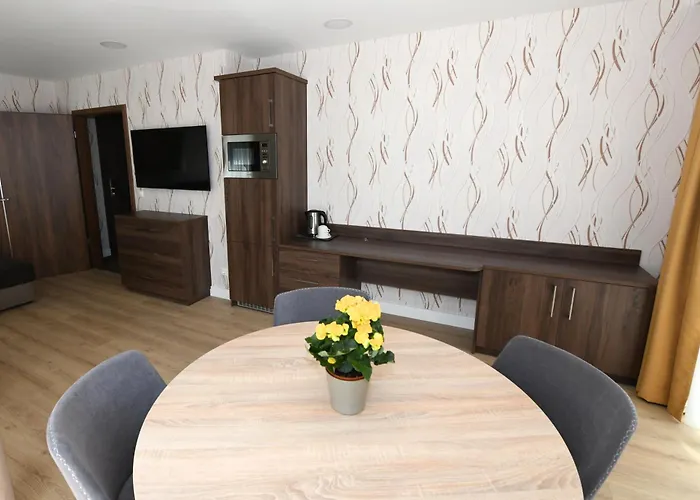 Jade Hotel-ezuesthid 4* ヴェスプレーム