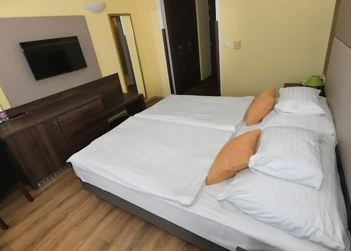 Otel Jade Hotel-ezuesthid 4*