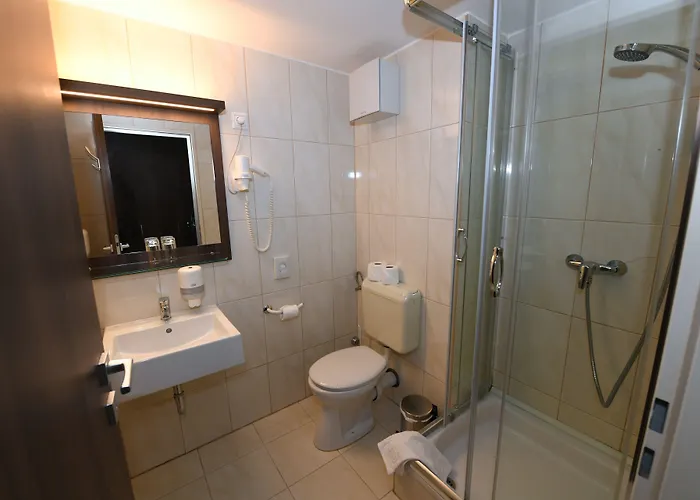 Hotel Jade Hotel-ezuesthid 4*