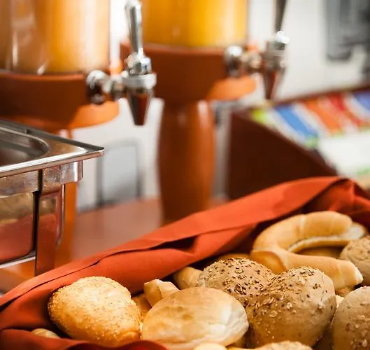 Jade Hotel-ezüsthíd Veszprém